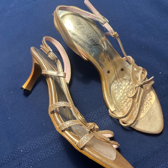 Metallic gold bow accent kitten heels - 7 - Picture 3 of 3